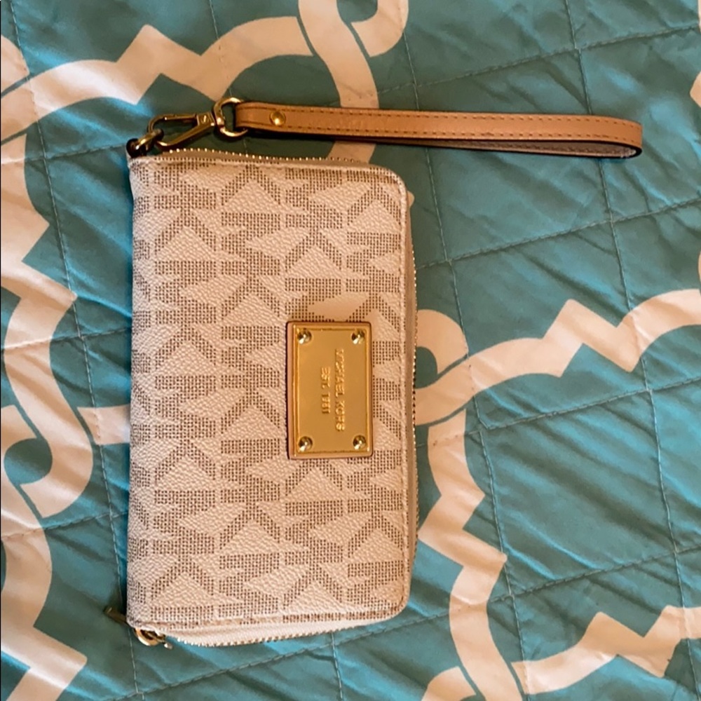 MK wristlet
